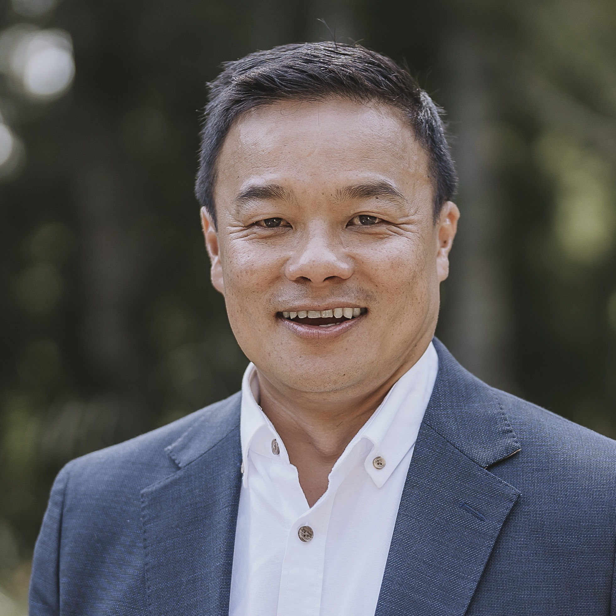 Photo of Warren Sue